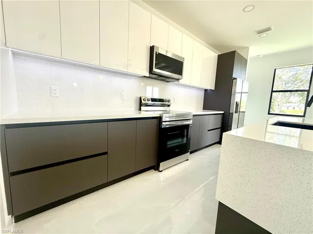 1222 Earnest St E, Lehigh Acres, Florida 33974