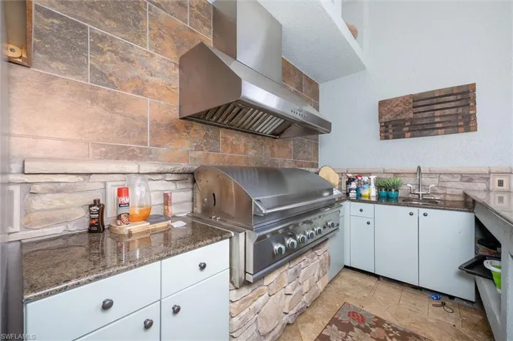 Outdoor kitchen