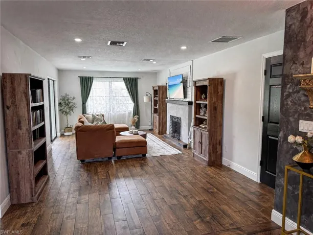 1019 Wyomi Dr, Fort Myers, Florida 33919