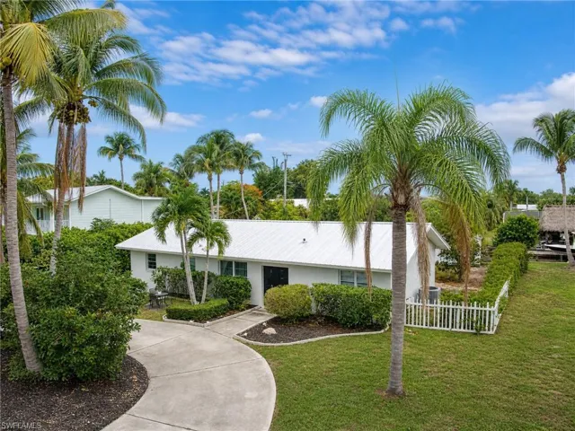 1019 Wyomi Dr, Fort Myers, Florida 33919