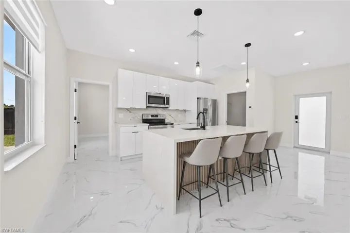 103 Diplomat Pkwy E, Cape Coral, Florida 33909