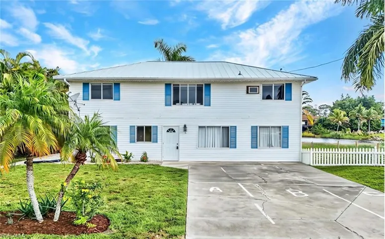 3940 Bennett Ln, Bonita Springs, Florida 34134