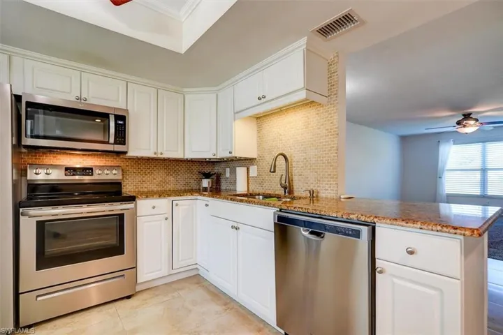 2526 SE 16th  PL, Cape Coral, FL 33904