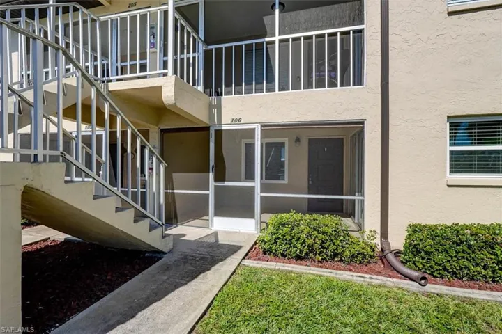 2526 SE 16th  PL, Cape Coral, FL 33904