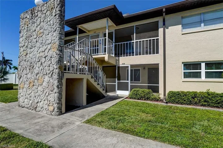 2526 SE 16th  PL, Cape Coral, FL 33904