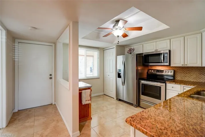 2526 SE 16th  PL, Cape Coral, FL 33904