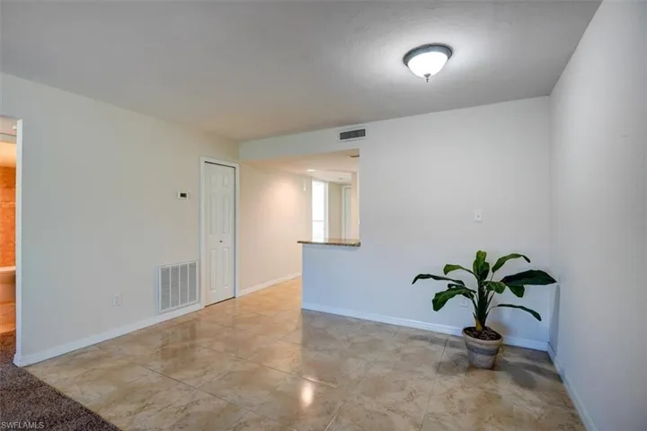 2526 SE 16th  PL, Cape Coral, FL 33904