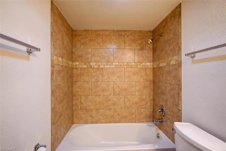 2526 SE 16th  PL, Cape Coral, FL 33904