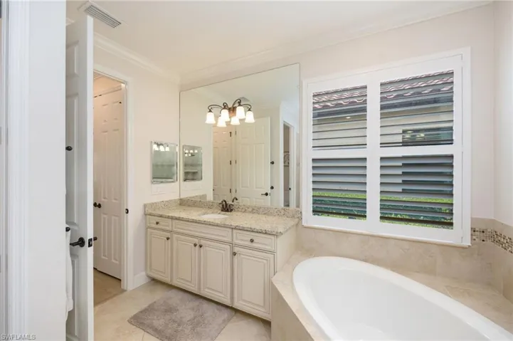 28062 Edenderry Ct, Bonita Springs, Florida 34135