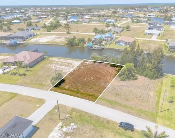 2306 Nw 37th Pl, Cape Coral, Florida 33993