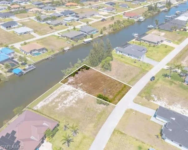 2306 Nw 37th Pl, Cape Coral, Florida 33993