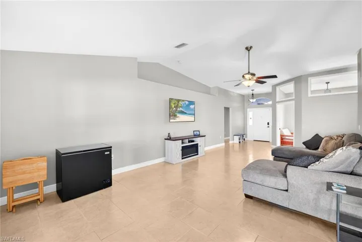 1417 Nw 16th Pl, Cape Coral, Florida 33993