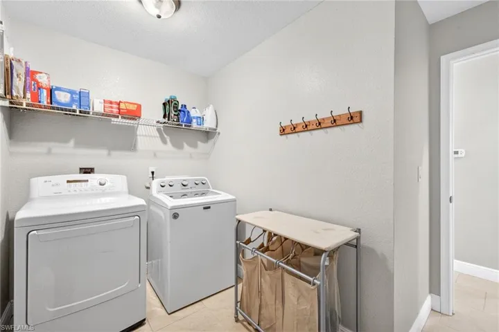 1417 Nw 16th Pl, Cape Coral, Florida 33993