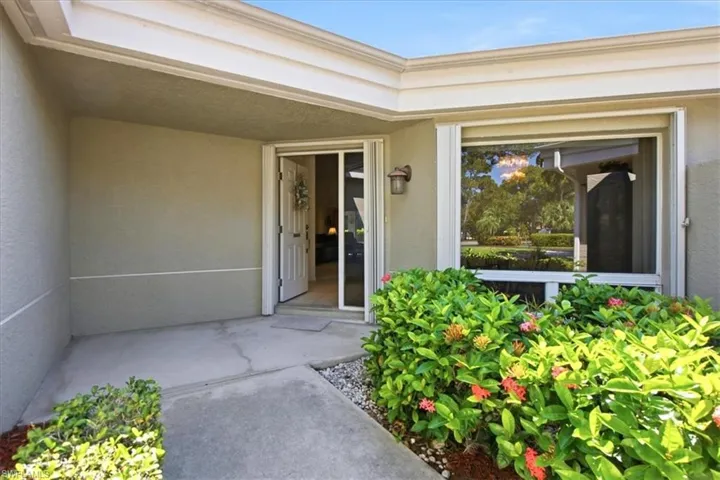 Spacious entryway