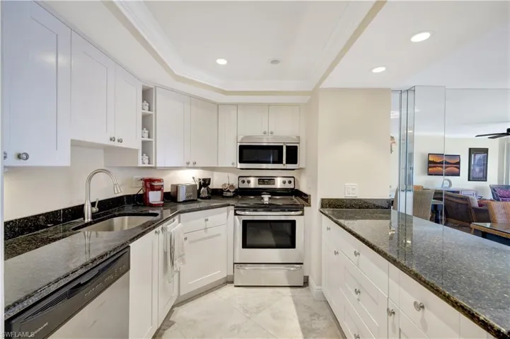 1  Bluebill  AVE, Naples, FL 34108