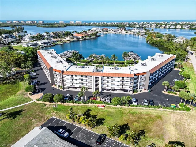 Hickory Harbour Condos