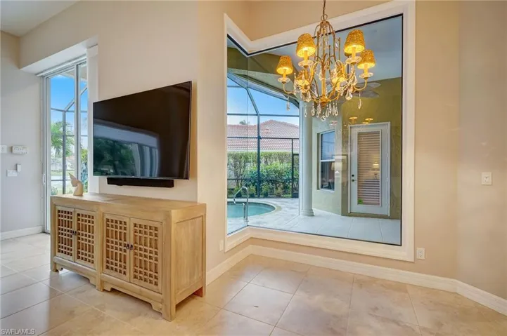 Perfect spot for a breakfast table