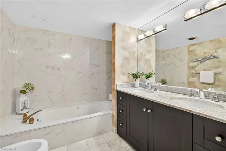 6075 Pelican Bay Blvd 204, Naples, Florida 34108