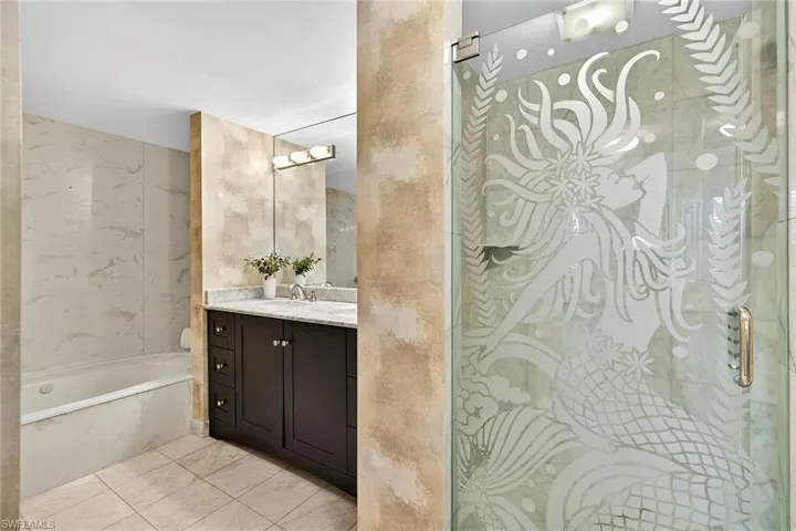 6075 Pelican Bay Blvd 204, Naples, Florida 34108