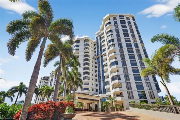 6075 Pelican Bay Blvd 204, Naples, Florida 34108