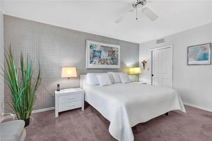 6075 Pelican Bay Blvd 204, Naples, Florida 34108