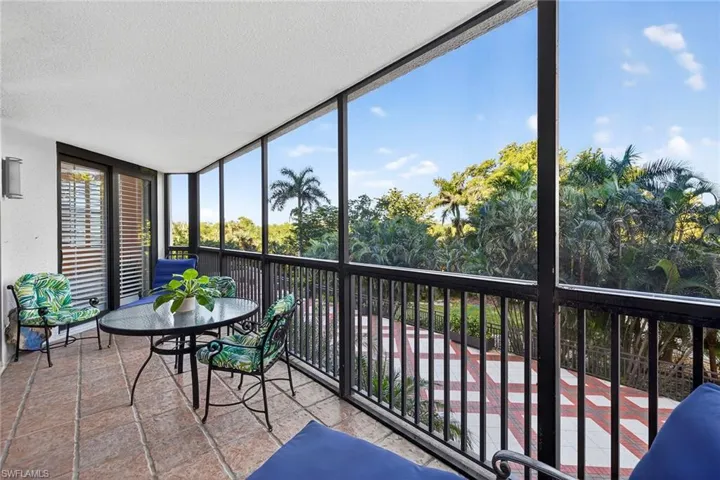 6075 Pelican Bay Blvd 204, Naples, Florida 34108