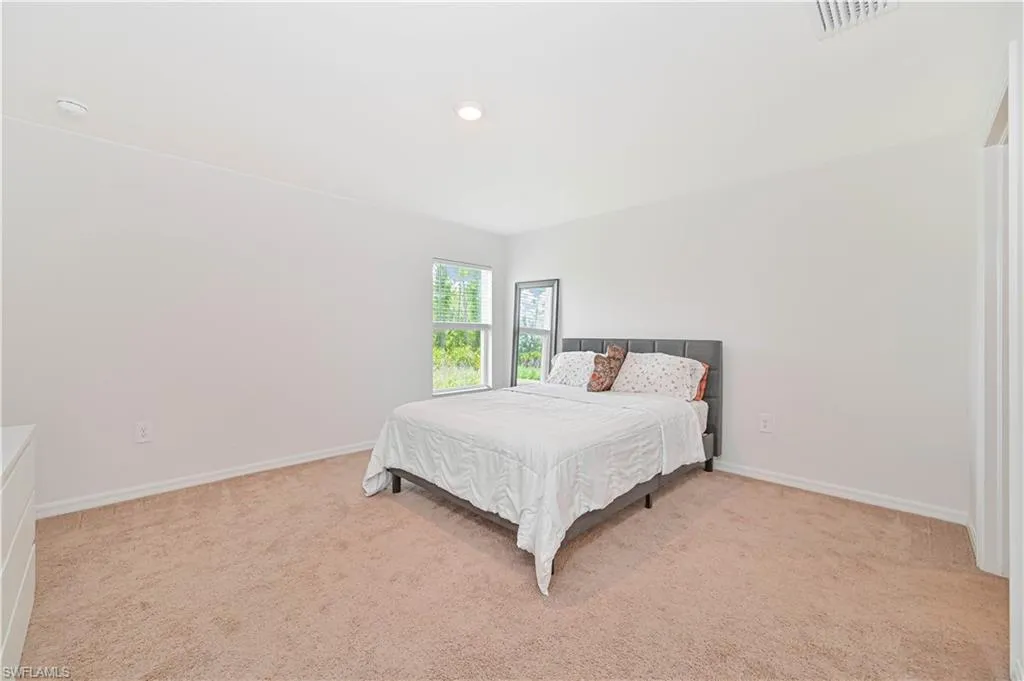 866 Youngreen DR, Fort Myers, FL 33913,225063303