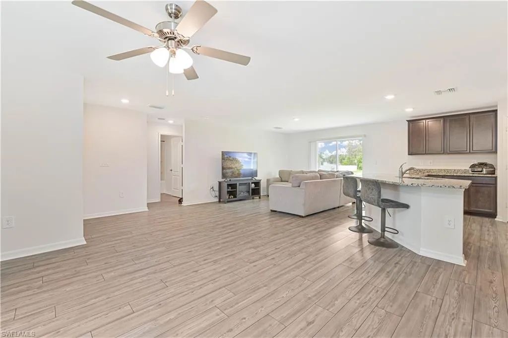 866 Youngreen DR, Fort Myers, FL 33913,225063303