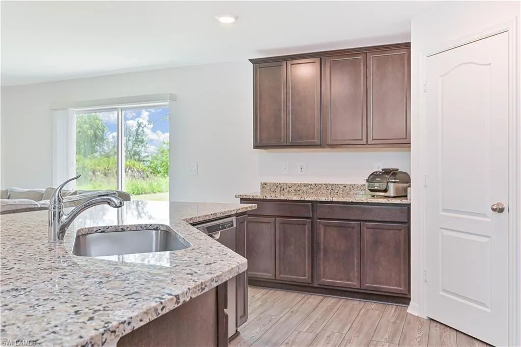 866 Youngreen DR, Fort Myers, FL 33913,225063303