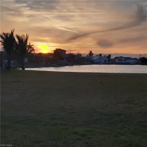 204 SE 12th AVE, CAPE CORAL FL 33990