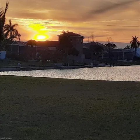 204 SE 12th AVE, CAPE CORAL FL 33990