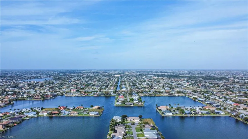 204 SE 12th AVE, CAPE CORAL FL 33990