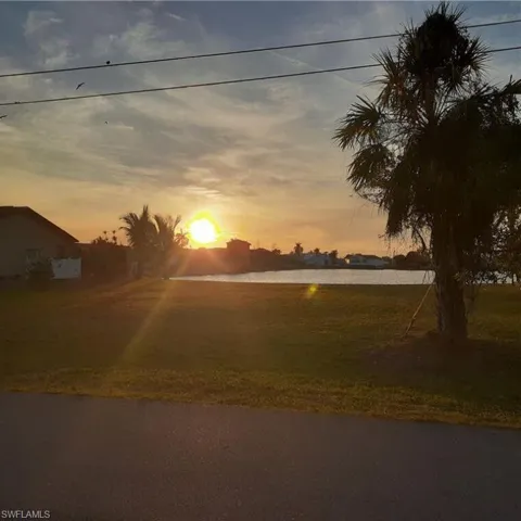 204 SE 12th AVE, CAPE CORAL FL 33990