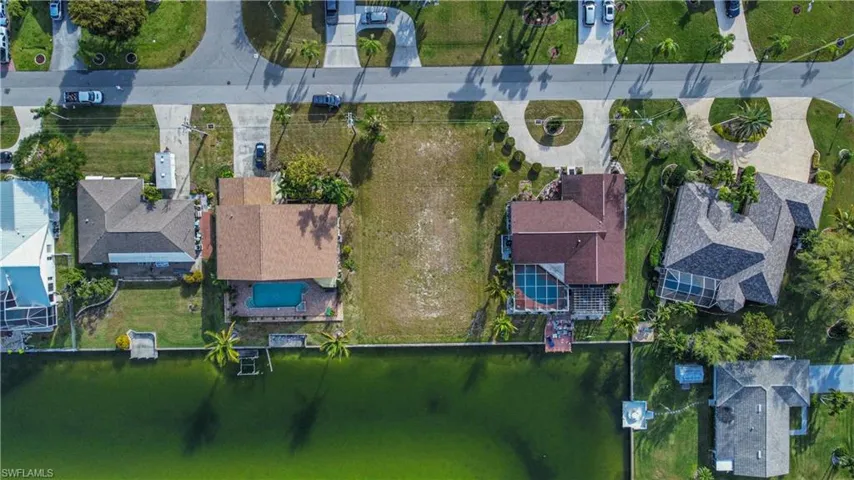 204 SE 12th AVE, CAPE CORAL FL 33990