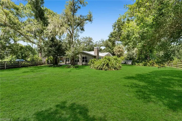 Front view of fenced yard