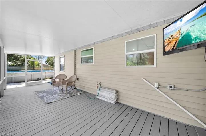 Rear of home with screened lanai