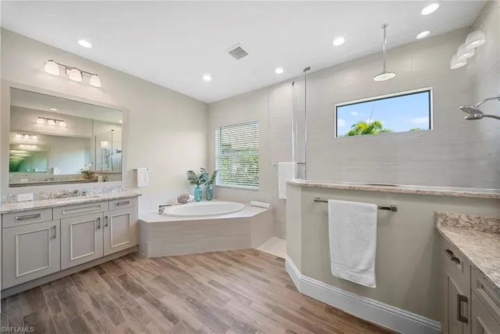 6076 Lucaya Way Se, Naples, Florida 34113