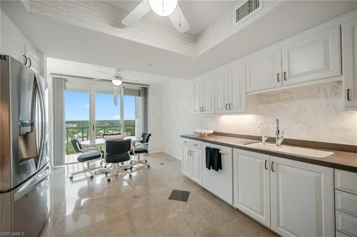 7515 Pelican Bay Blvd 10d, Naples, Florida 34108