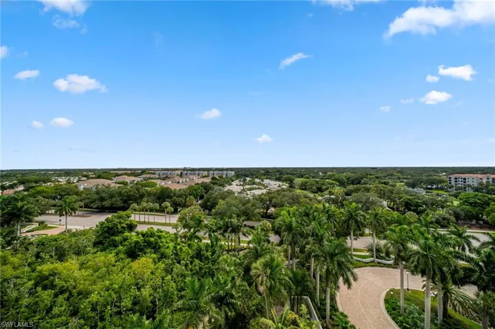 7515 Pelican Bay Blvd 10d, Naples, Florida 34108