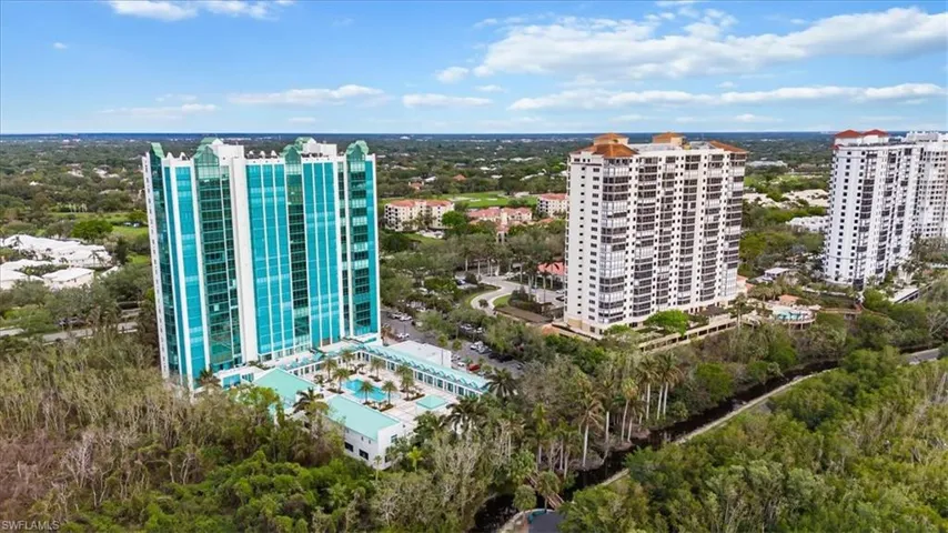 7515 Pelican Bay Blvd 10d, Naples, Florida 34108