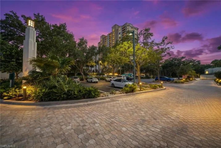 7515 Pelican Bay Blvd 10d, Naples, Florida 34108