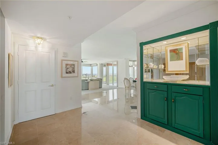 7515 Pelican Bay Blvd 10d, Naples, Florida 34108