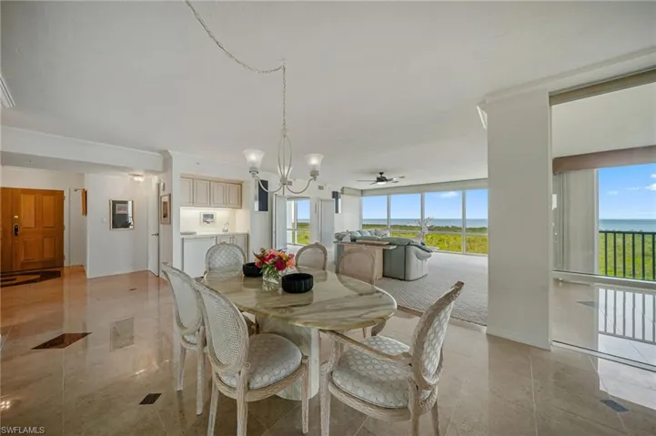 7515 Pelican Bay Blvd 10d, Naples, Florida 34108