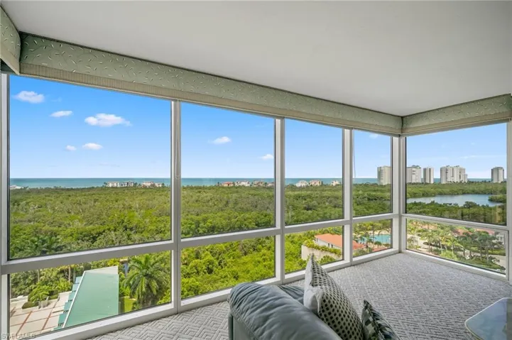 7515 Pelican Bay Blvd 10d, Naples, Florida 34108