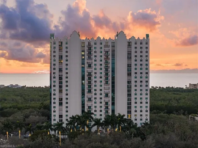 7515 Pelican Bay Blvd 10d, Naples, Florida 34108