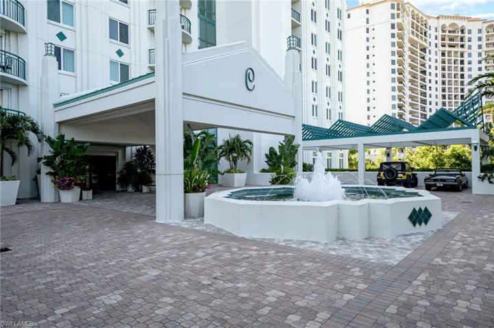 7515 Pelican Bay Blvd 10d, Naples, Florida 34108