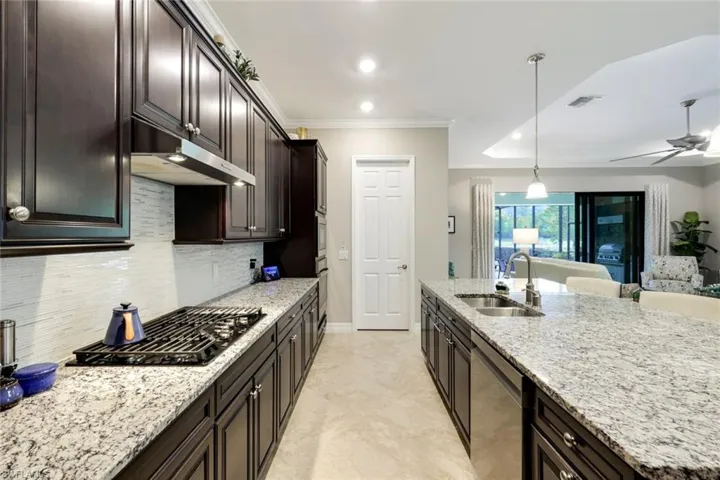 Granite, Gas, and a walk-in pantry.