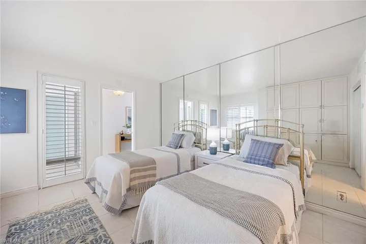 3443  Gulf Shore N BLVD, Naples, FL 34103
