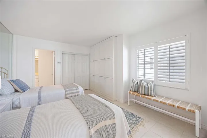 3443  Gulf Shore N BLVD, Naples, FL 34103