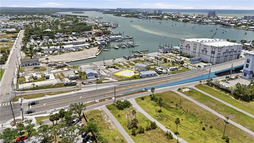 19281 #32-33 San Carlos Blvd, Fort Myers Beach, Florida 33931